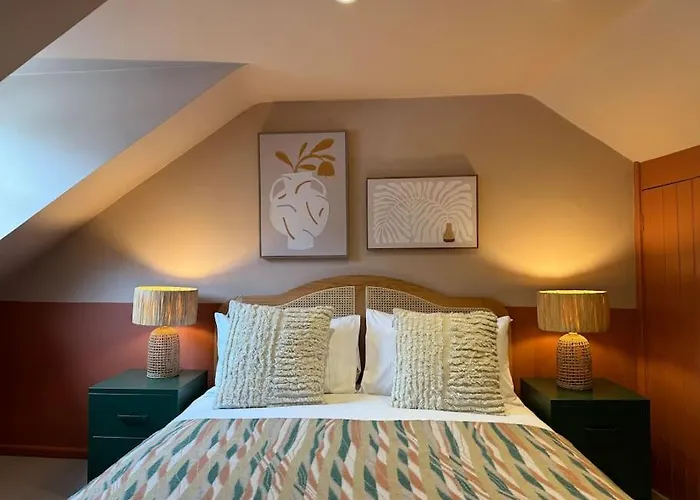 Spring Crescent Cottage In Rye